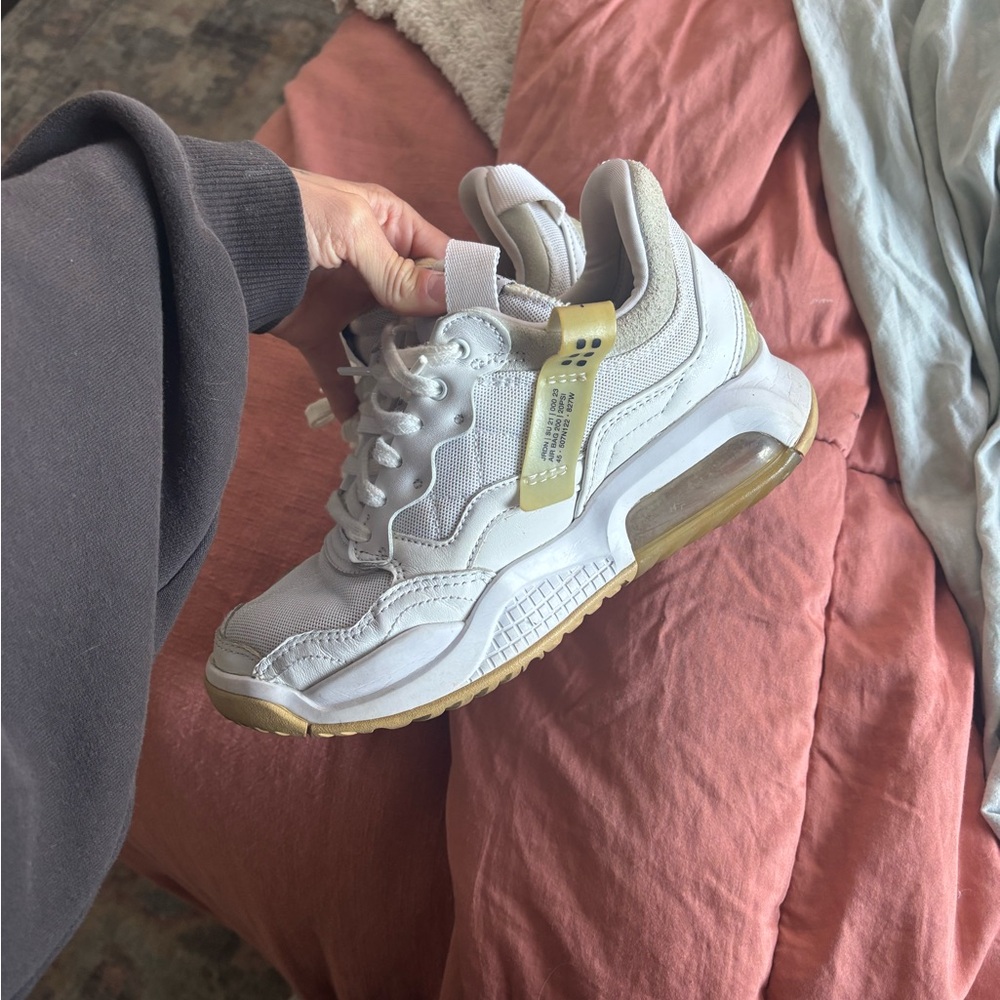 Jordan Women's MA2